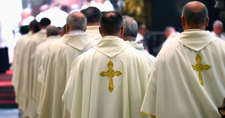 Pope Exhorts to Pray for Vocations to Priesthood and Religious Life in February